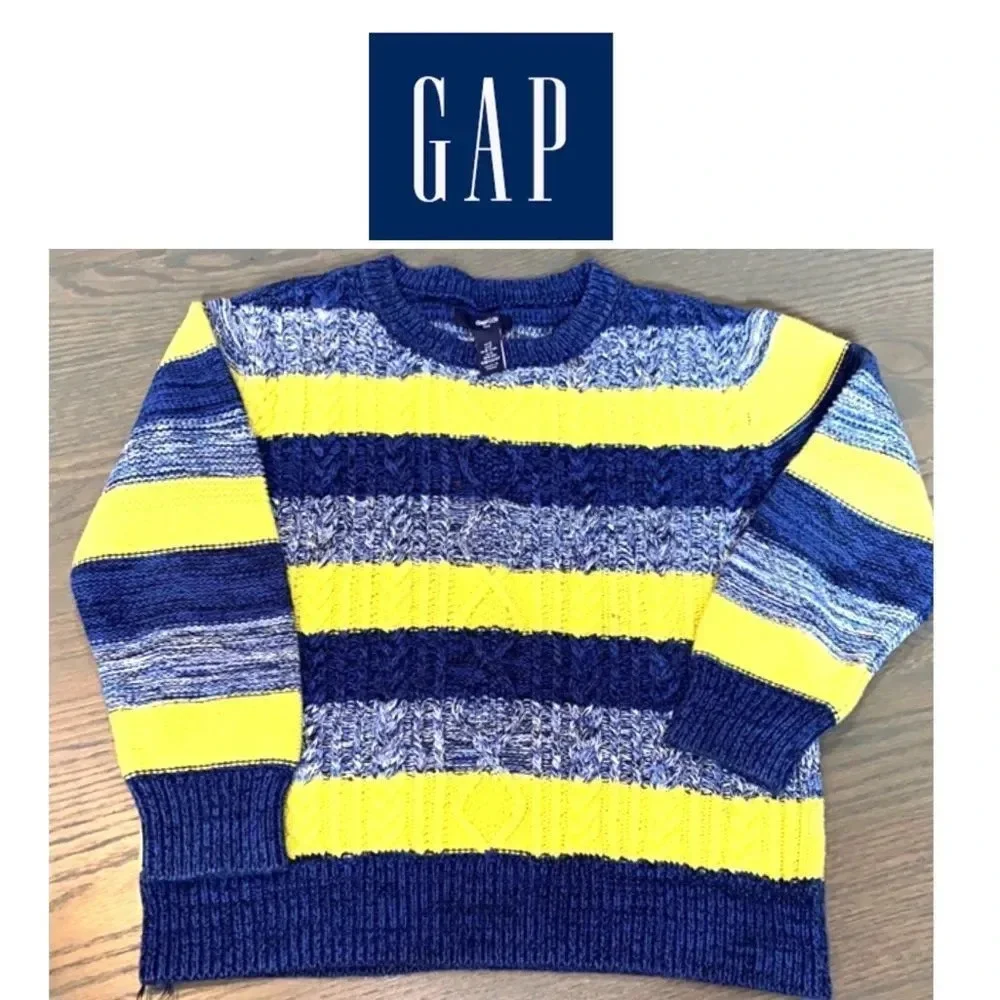 GAP SWEATER